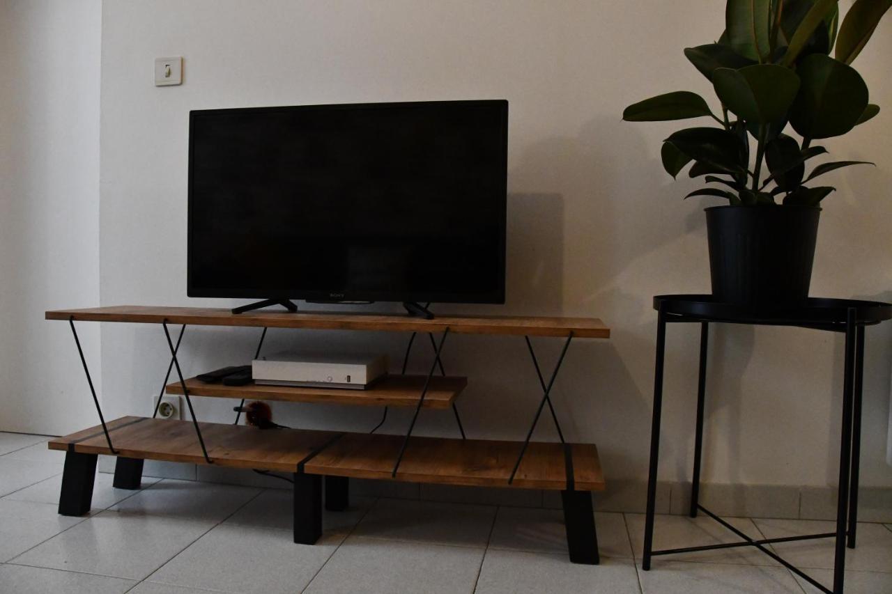32 M2 Intra Muros - Wifi - Netflix - Bureau Avignon